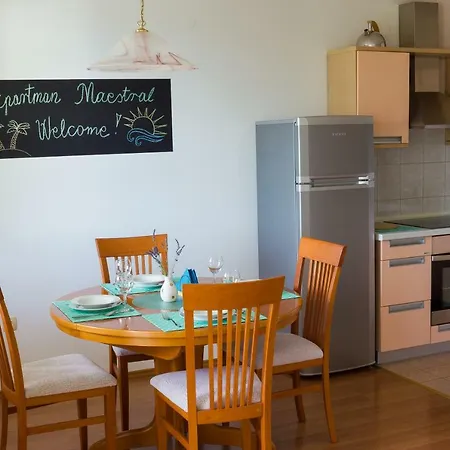 Apartman Maestral *